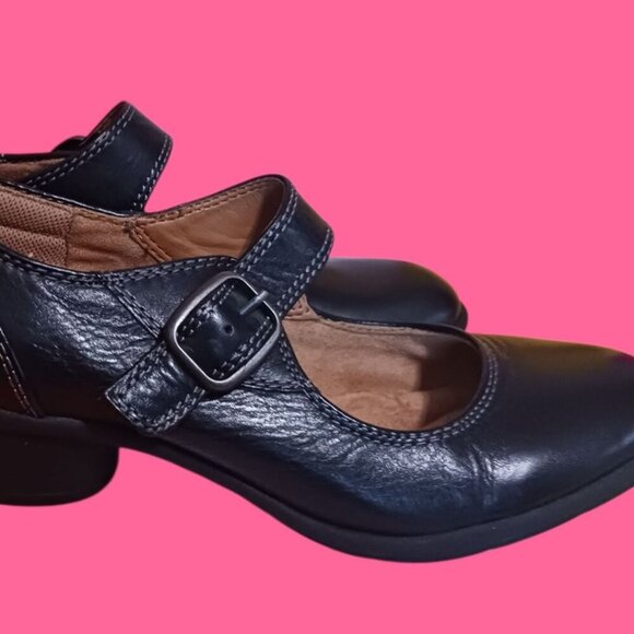 Comfortiva Womens Quanita Black Leather Mary Jane Shoes Size 6M - Picture 9 of 16
